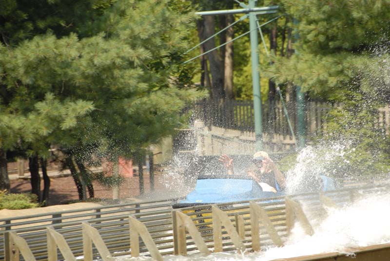 0017_D200_6 Flags