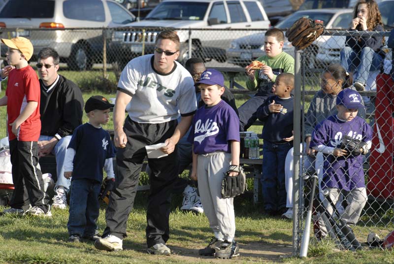 2006-04-27_0007_D200_Gregory Tball