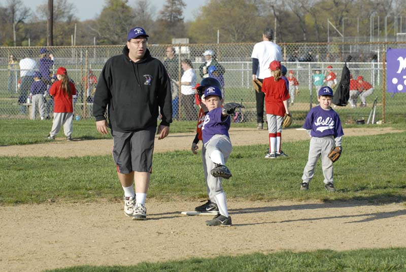 2006-04-27_0024_D200_Gregory Tball