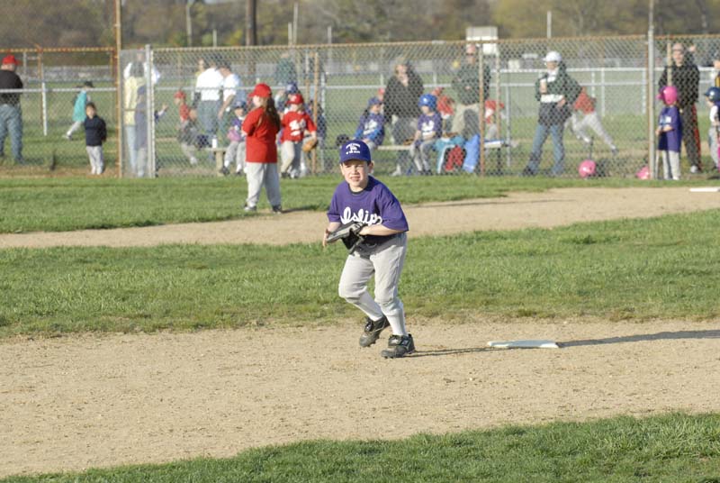 2006-04-27_0028_D200_Gregory Tball