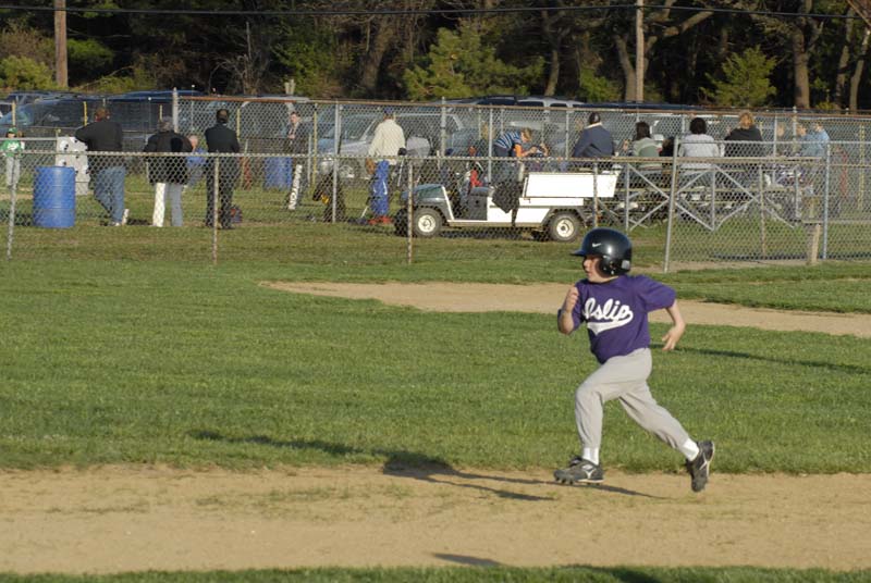 2006-04-27_0046_D200_Gregory Tball