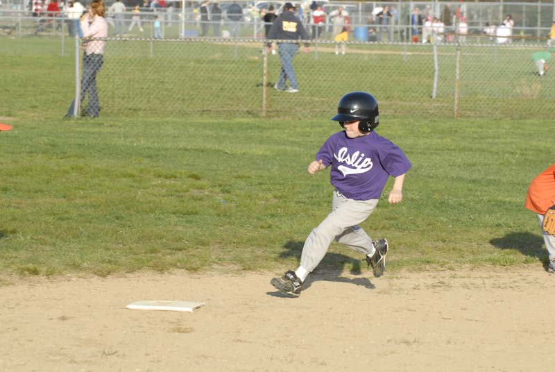 2006-04-27_0051_D200_Gregory Tball