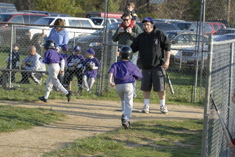 2006-04-27_0060_D200_Gregory Tball