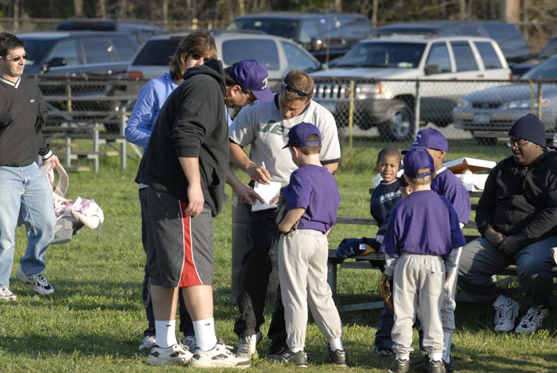 2006-04-27_0061_D200_Gregory Tball