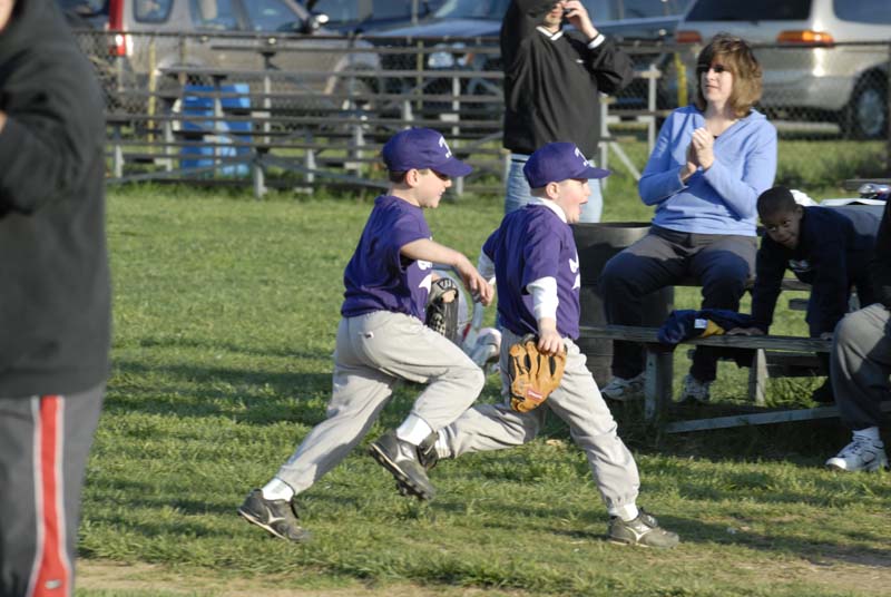 2006-04-27_0071_D200_Gregory Tball