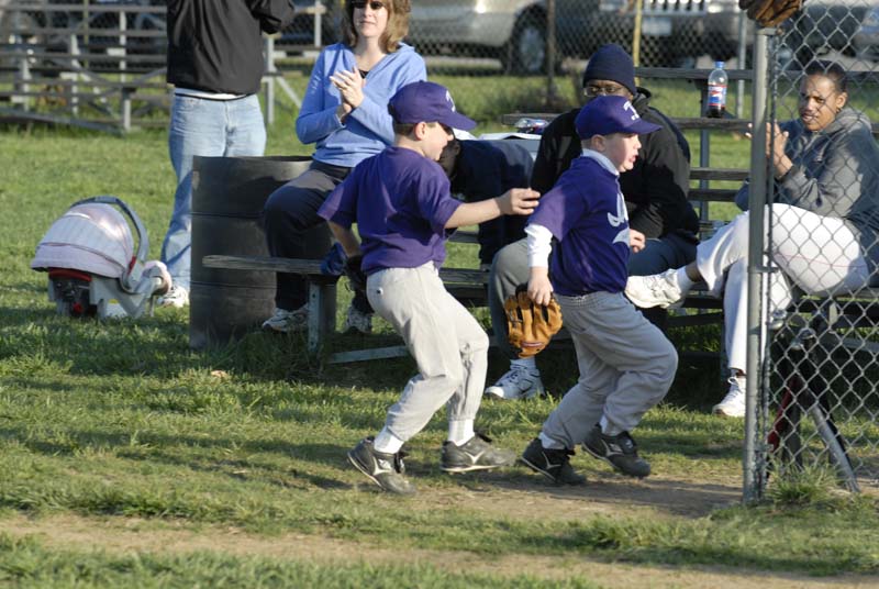 2006-04-27_0072_D200_Gregory Tball