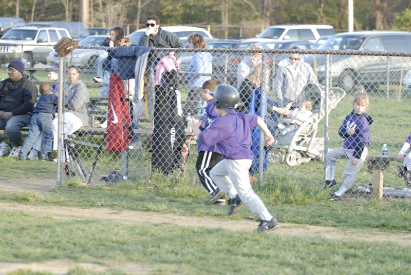 2006-04-27_0104_D200_Gregory Tball