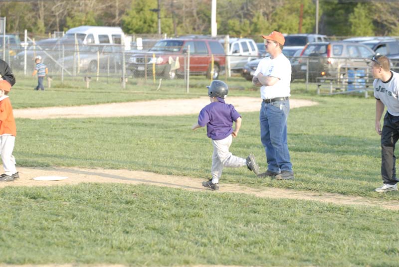 2006-04-27_0109_D200_Gregory Tball