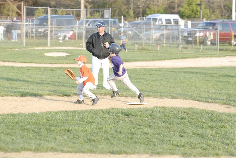 2006-04-27_0111_D200_Gregory Tball