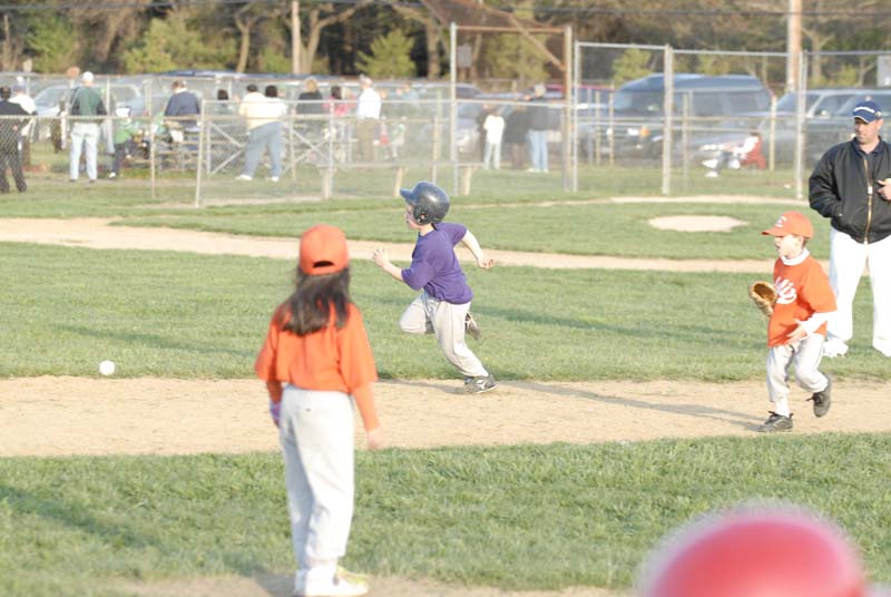 2006-04-27_0113_D200_Gregory Tball