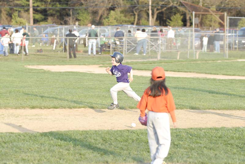 2006-04-27_0114_D200_Gregory Tball