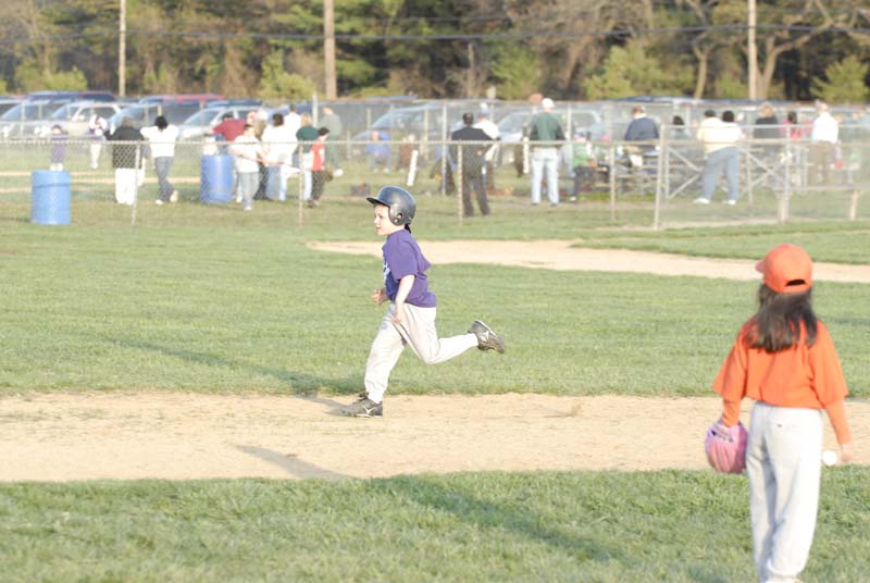 2006-04-27_0115_D200_Gregory Tball