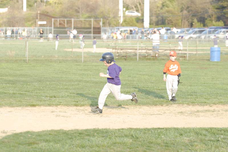 2006-04-27_0118_D200_Gregory Tball