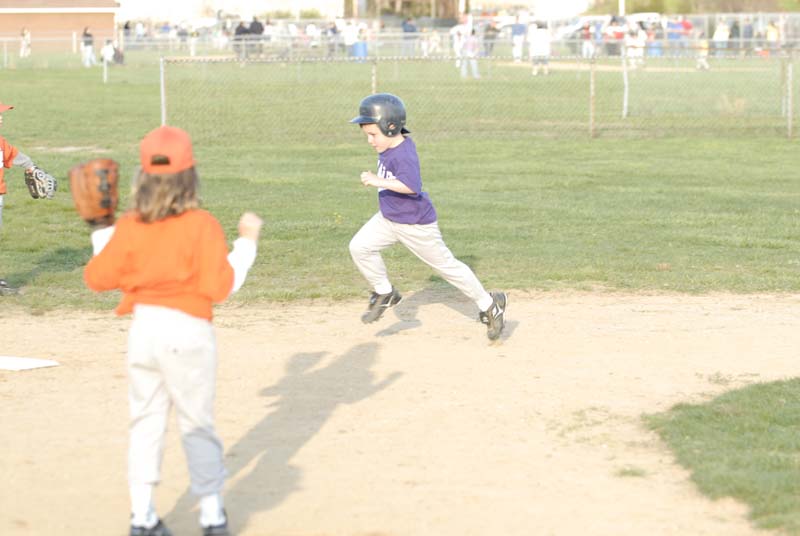 2006-04-27_0121_D200_Gregory Tball