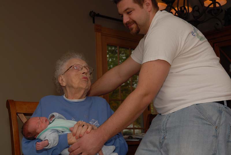 20071110_031_Ryan n GGradma