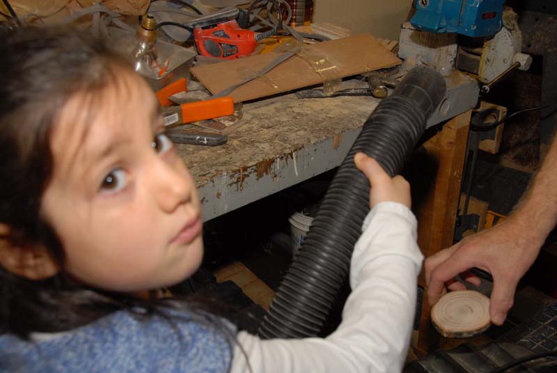 20071124_023_Making Ornaments