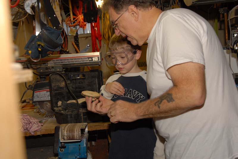 20071124_029_Making Ornaments