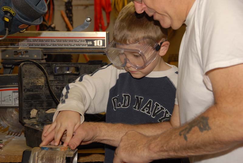 20071124_030_Making Ornaments