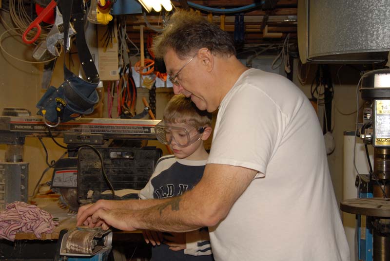 20071124_037_Making Ornaments