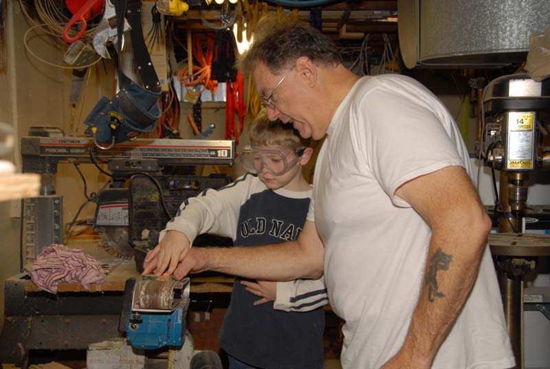 20071124_039_Making Ornaments