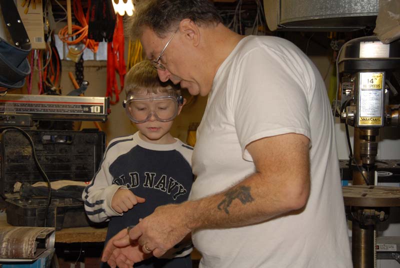 20071124_041_Making Ornaments