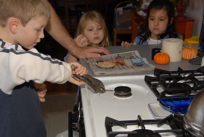 20071124_065_Making Ornaments