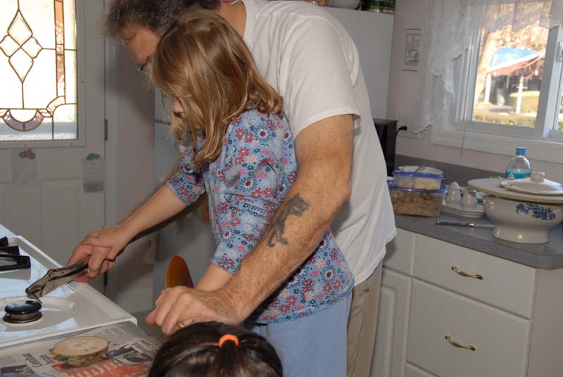 20071124_091_Making Ornaments