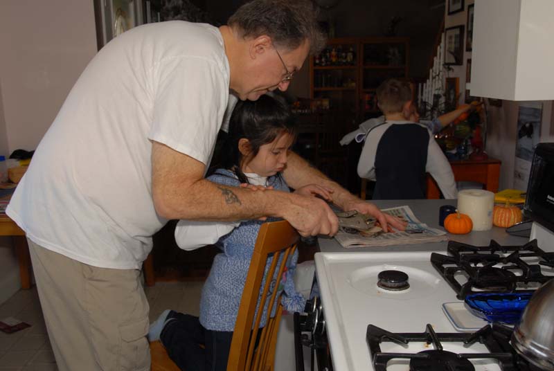 20071124_121_Making Ornaments