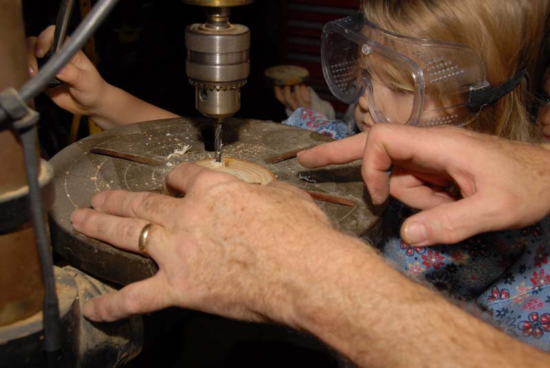 20071124_153_Making Ornaments