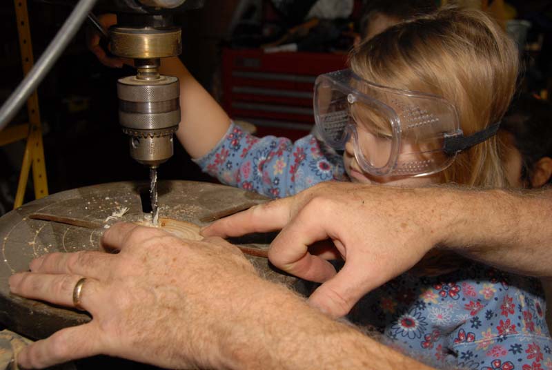 20071124_154_Making Ornaments