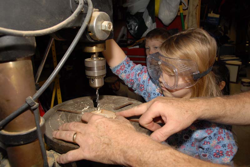 20071124_155_Making Ornaments