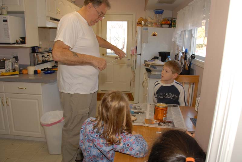 20071124_188_Making Ornaments