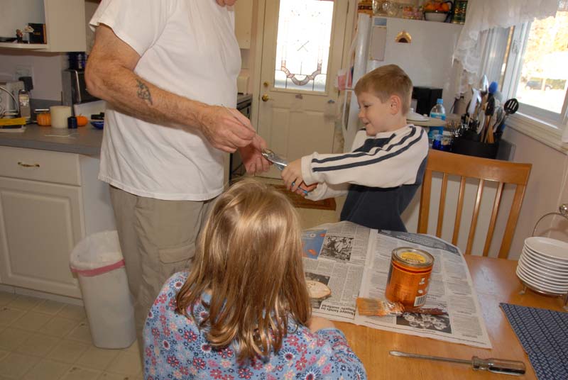 20071124_189_Making Ornaments