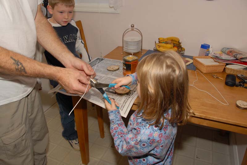 20071124_191_Making Ornaments