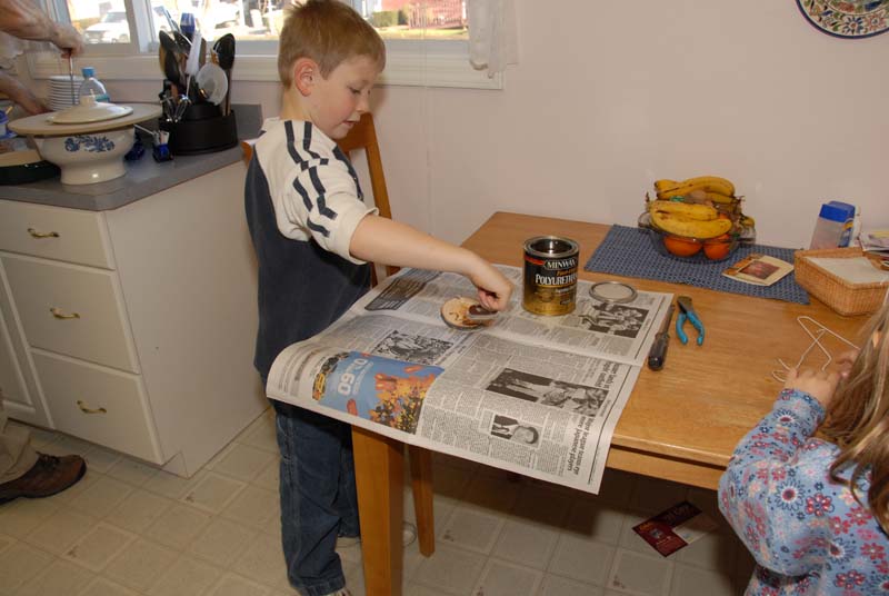 20071124_201_Making Ornaments