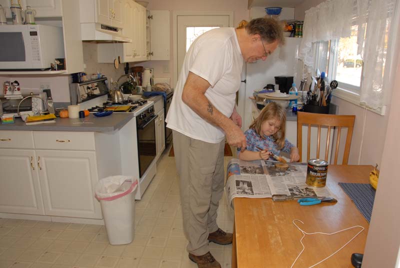 20071124_234_Making Ornaments